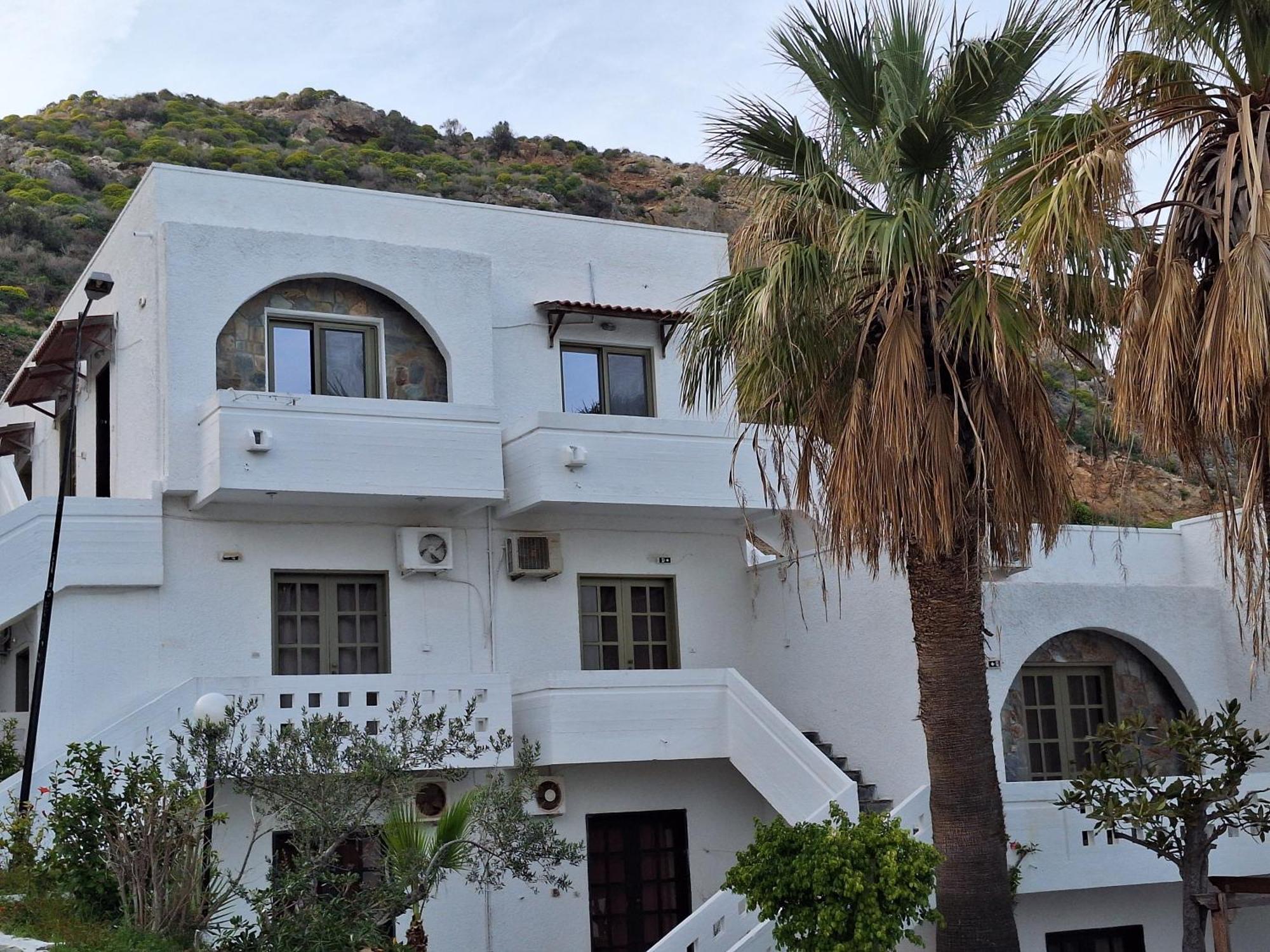 Delfini Apartments Kissamos Exterior photo